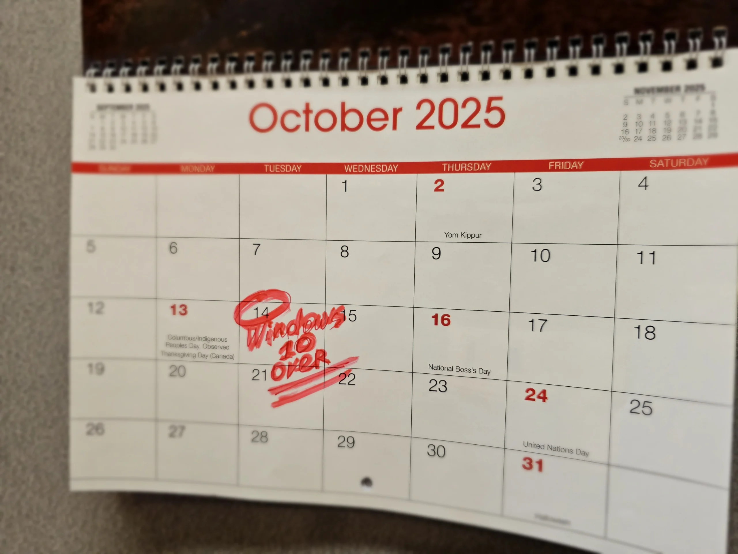 Windows 10 end-of-support deadline on office calendar